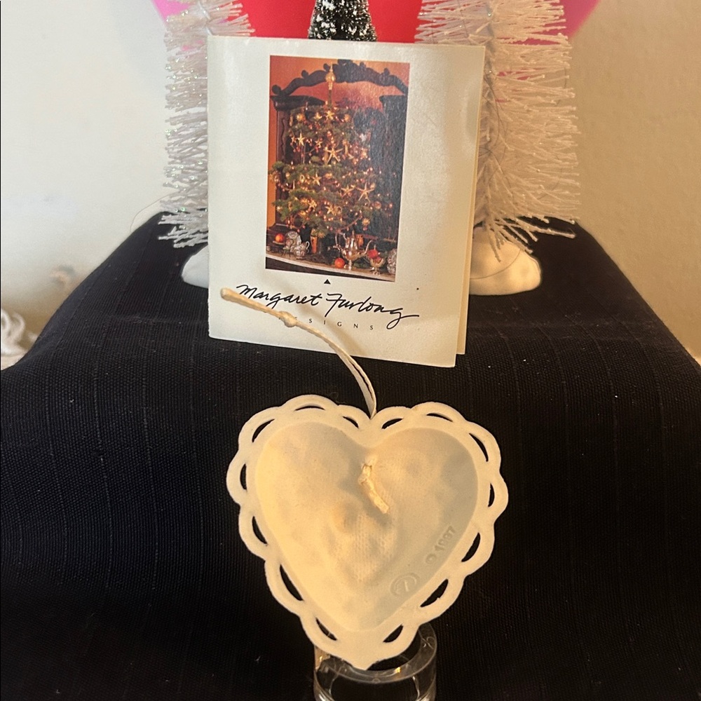 Margaret Furlong Vintage 1997 "From the Heart" Collection - includes stand - Picture 2 of 5